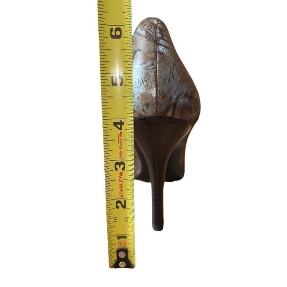 Nine West Silver & Gold Butterfly Pattern Leather Pump Womens Size 10 - Picture 8 of 12